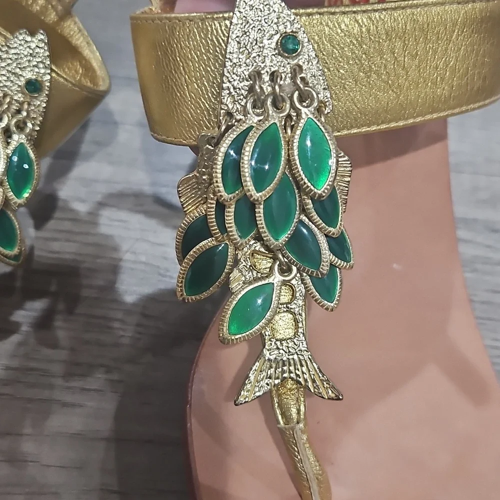 Kors Michael Kors Gold Thing Green Fish Embellishments Size 7M Sandals - Picture 2 of 14